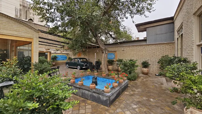 اقامتگاه سنتی ملک التجار - واحد آجری