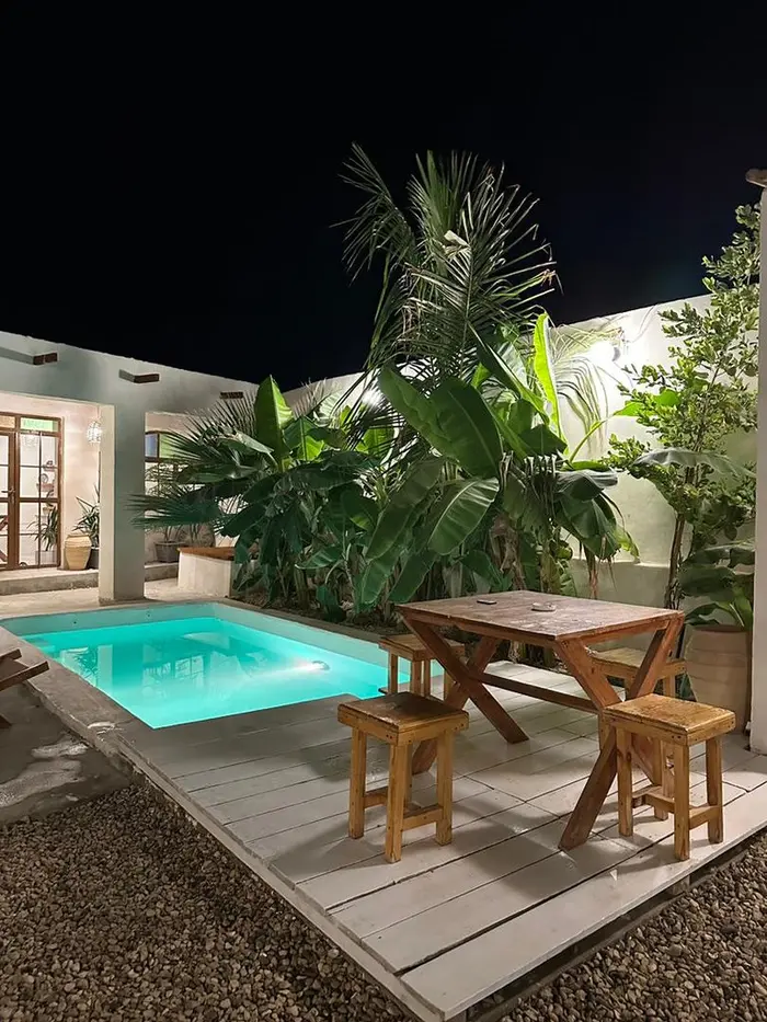 بوم گردی چهارخوابه استخردار پروند