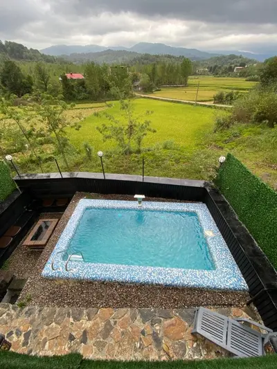 کلبه یک خوابه سوئیسی استخردار آبگرم سوما