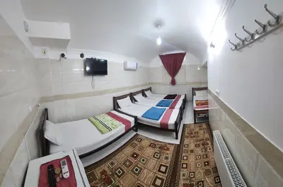 مسافرخانه شریف - واحد پنج تخته