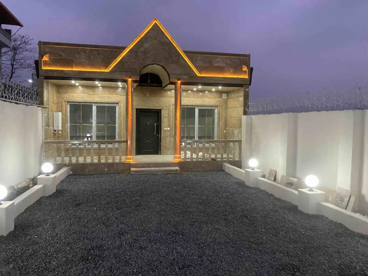 دوخوابه جنگلی هخامنش - نمای جلو