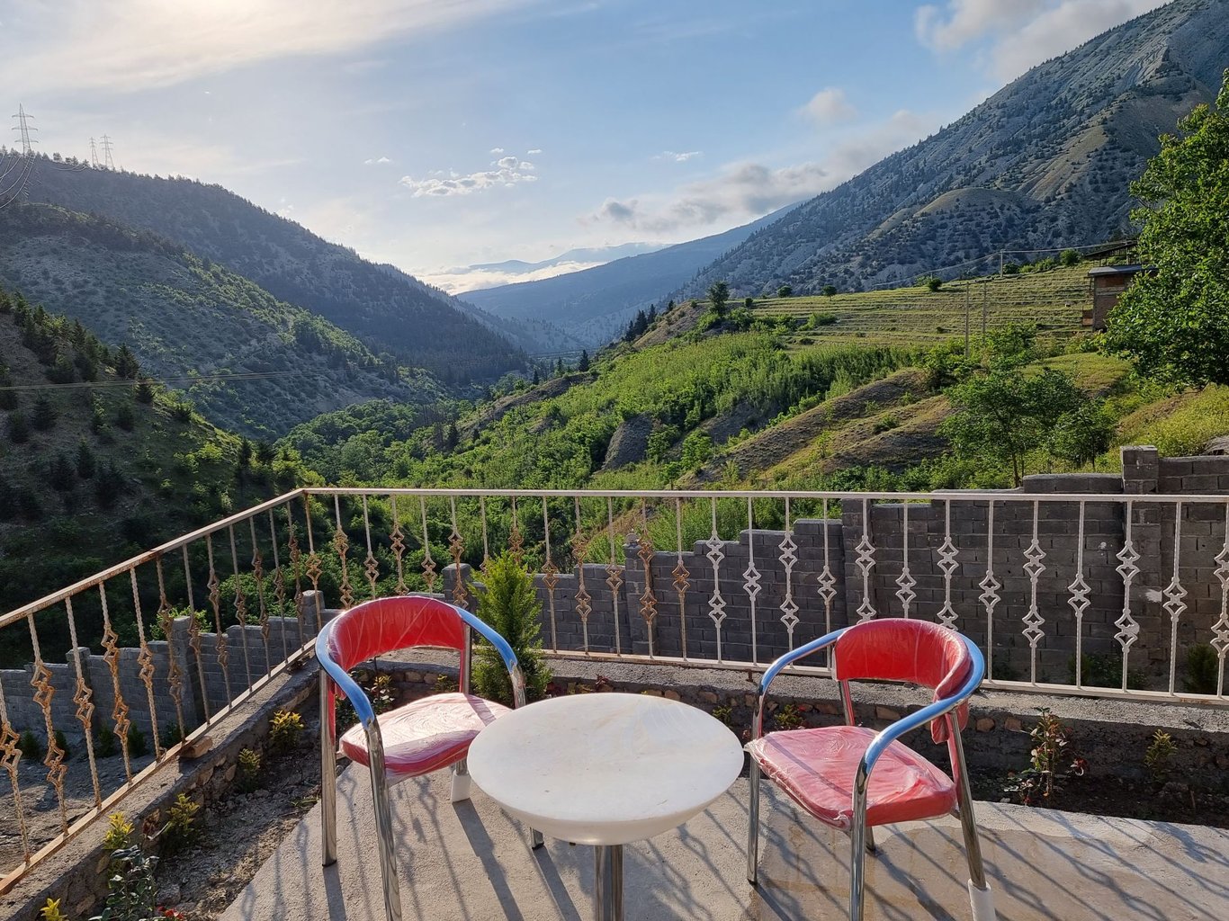 ویلا دوخوابه جاده کجور - تراس