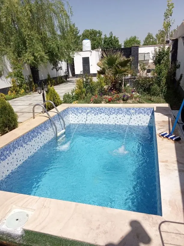 ویلا یک خوابه استخردار آبگرم درسا - استخر روباز محوطه