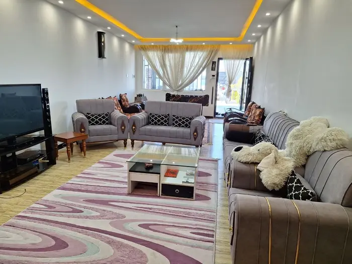 ویلا یک خوابه استخردار آبگرم درسا - پذیرایی