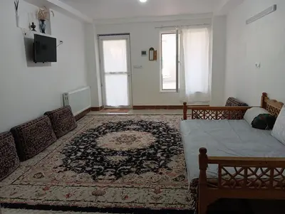 بومگردی اقامتگاه بومگردی راگه - سرای احمد آقایی