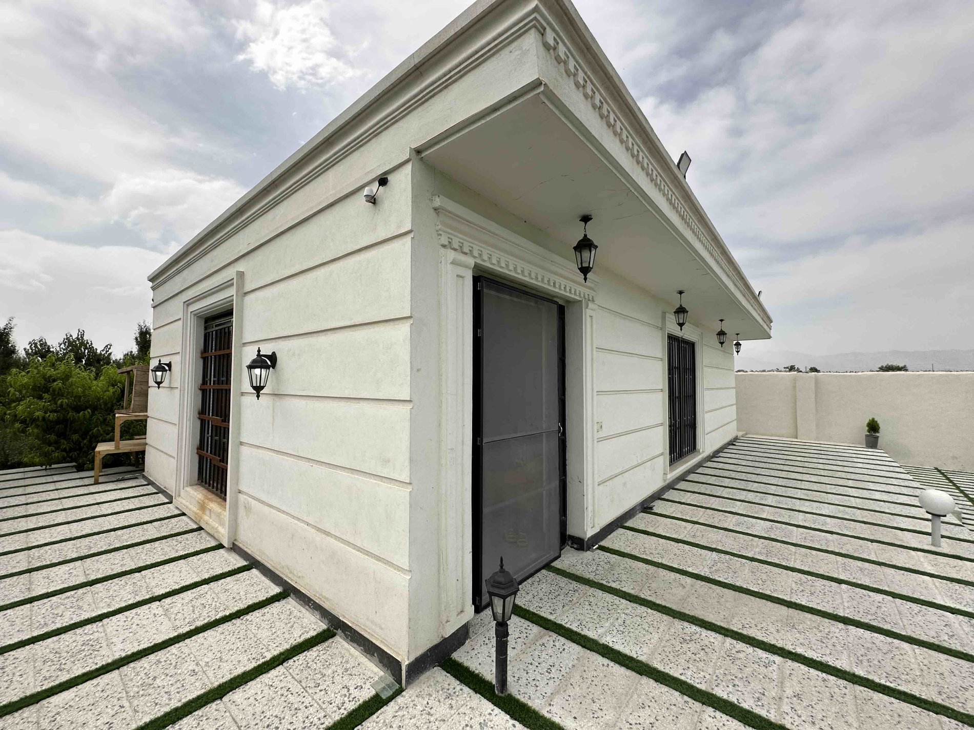 دوخوابه استخردار عمارت باغ ایون