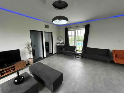 ویلا دوخوابه استخردار عمارت باغ ایون