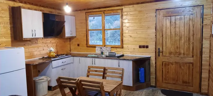 کلبه دوخوابه جنگلی سرای گلپر 2