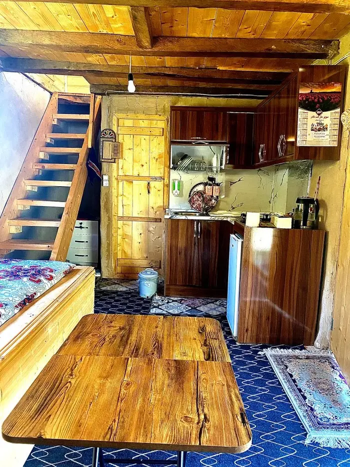 کلبه یک خوابه جنگلی چوبی جکوزی دار سراگاه