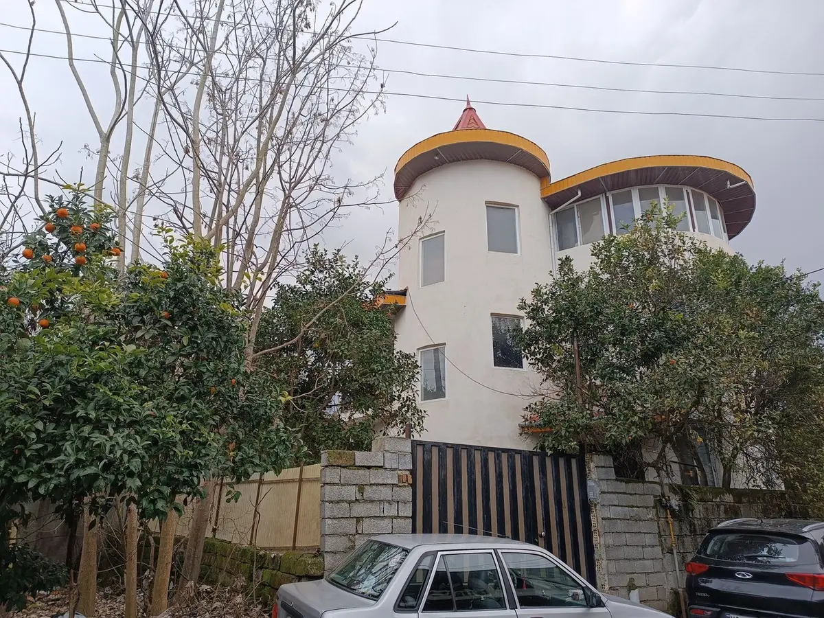 ویلا دوخوابه ساحلی کلاه فرنگی - نمای بیرونی ساختمان 