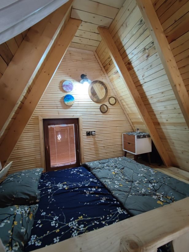 کلبه دوخوابه چوبی هورین