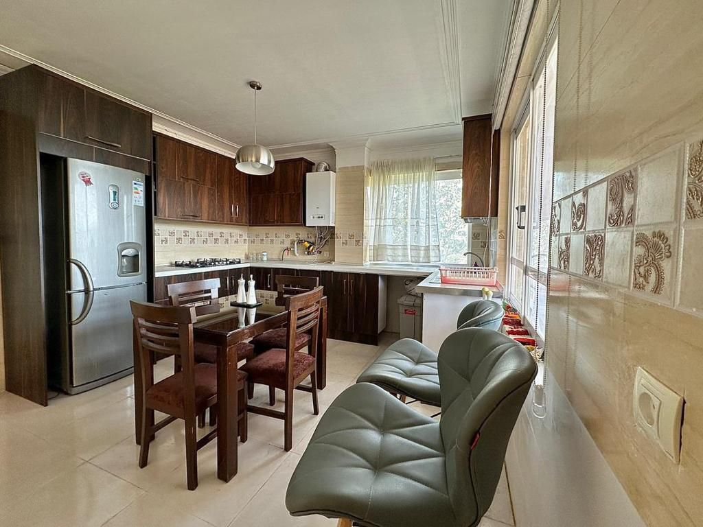 آپارتمان سه خوابه ارغوان 2