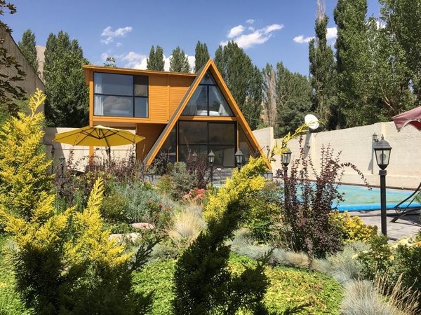 ویلا دوخوابه استخردار شله چوبی