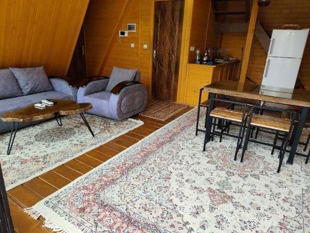 ویلا دوخوابه استخردار شله چوبی