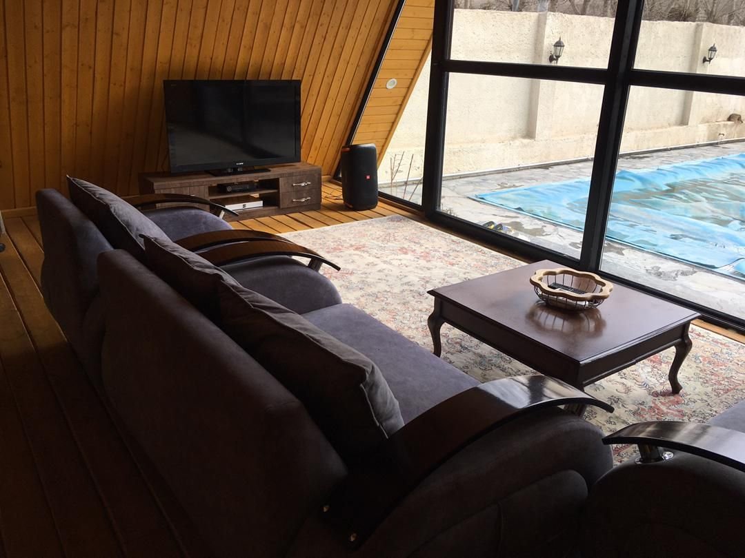 ویلا دوخوابه استخردار شله چوبی