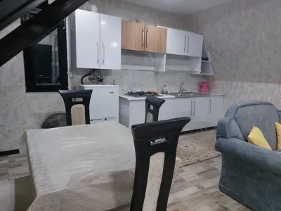 کلبه یک خوابه سوئیسی گل رز