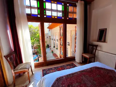 بومگردی عمارت سران - واحد شاه‌نشین 2