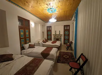 بومگردی عمارت سران - واحد شاه‌نشین 1