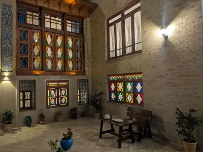 بومگردی عمارت سران - واحد ترنج