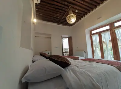 بومگردی عمارت سران - واحد ترنج