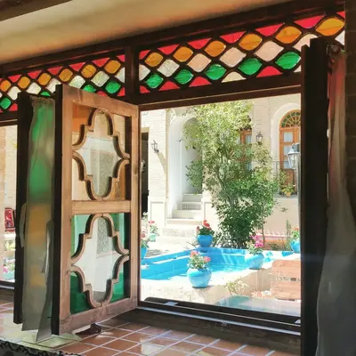 بومگردی عمارت سران - واحد بهار