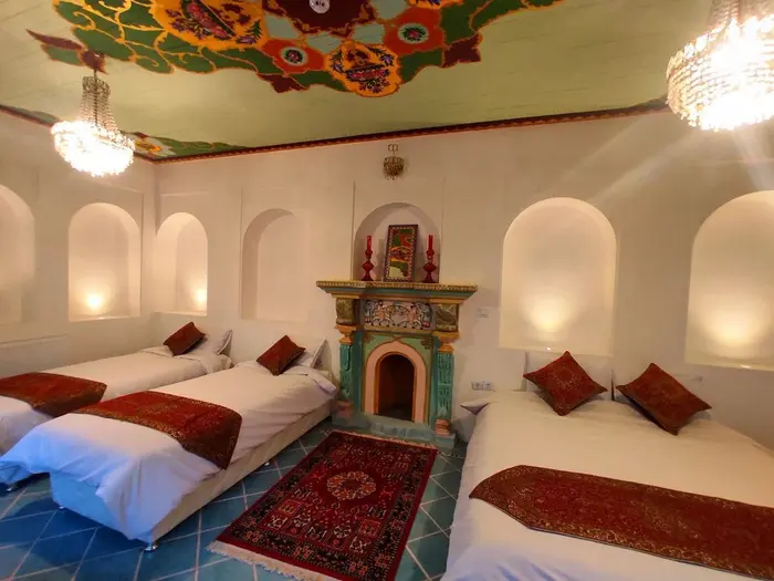 بوم گردی عمارت سران - واحد پنج دری