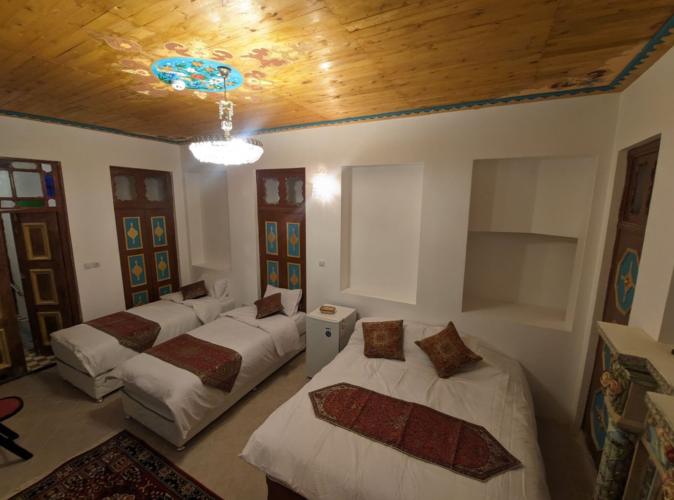 بومگردی عمارت سران - واحد شاه‌نشین 1