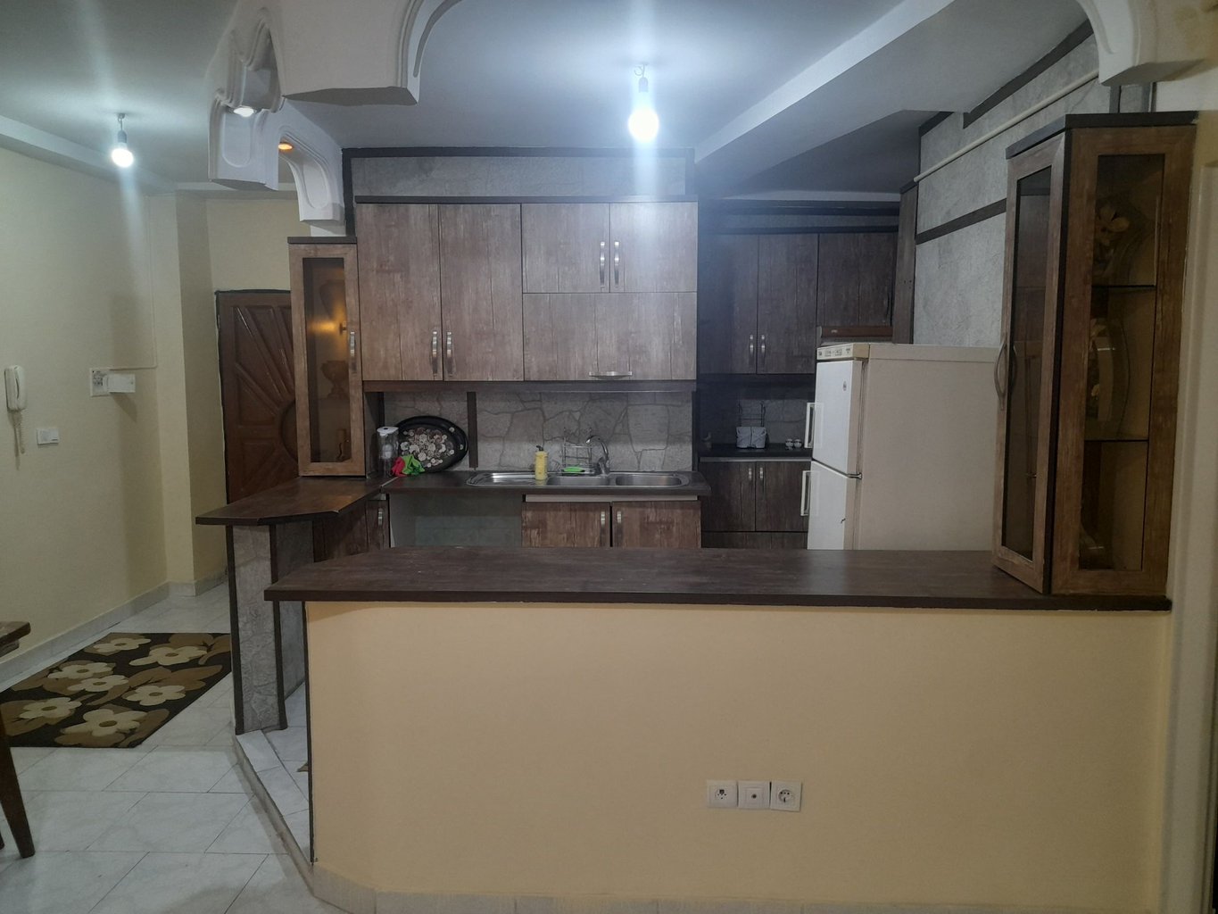 آپارتمان دوخوابه زنبق ۱