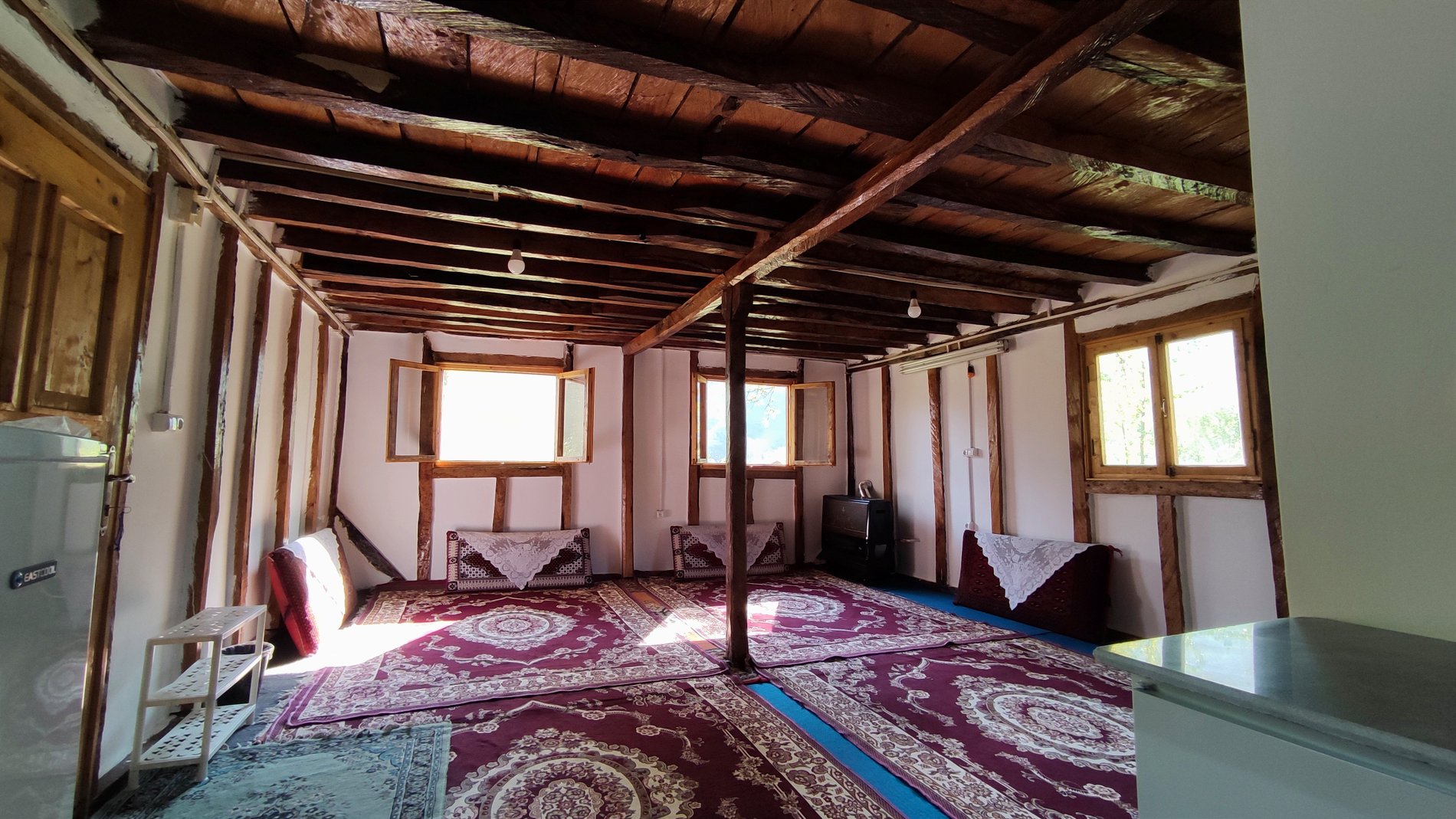 کلبه دوخوابه دوبلکس چوبی رؤیایی