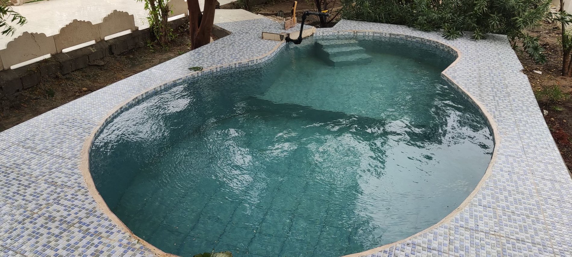 ویلا یک خوابه استخردار باغ ناجی - استخر 