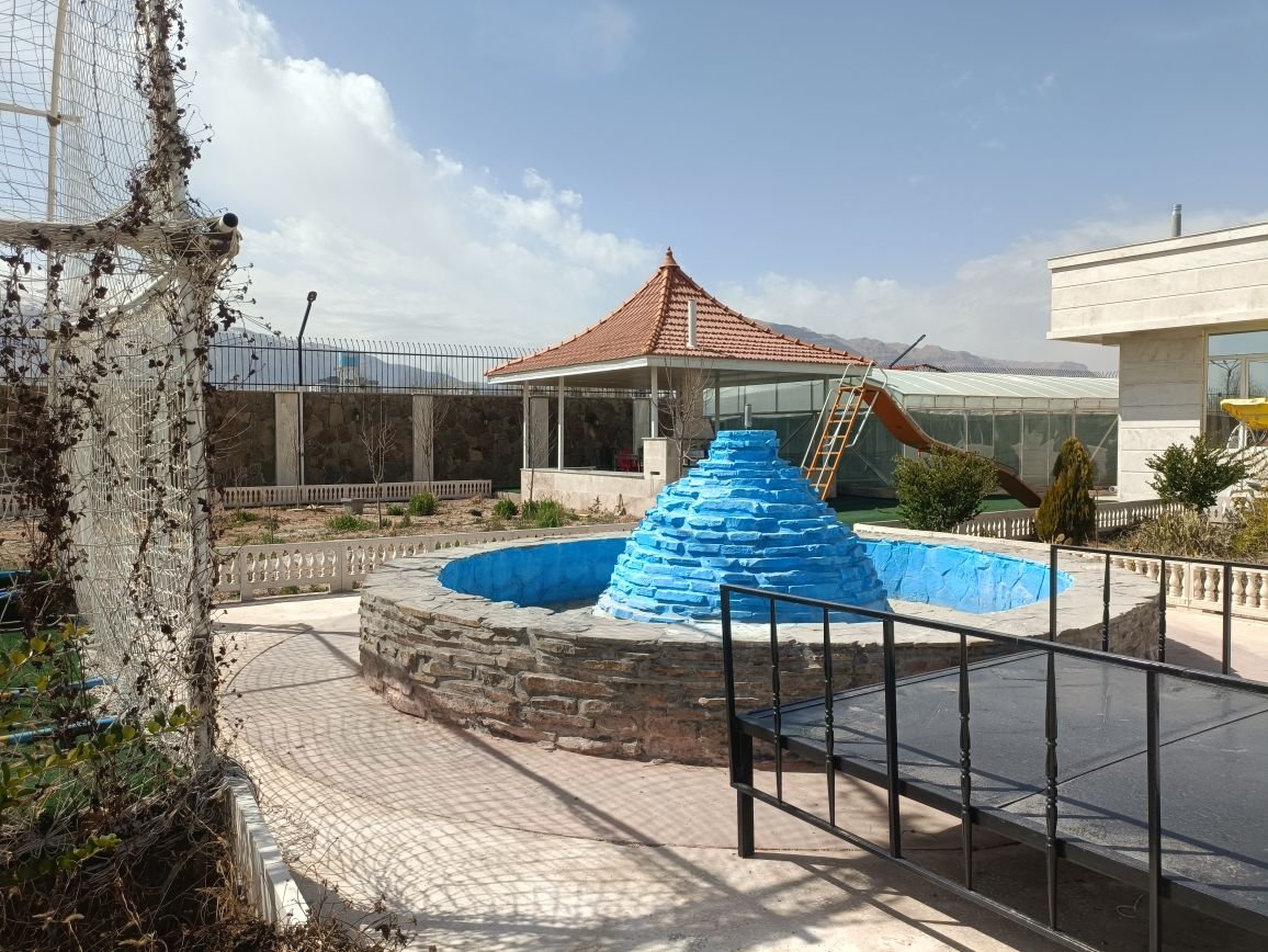 اجاره ویلا چهارخوابه استخردار آبگرم دیانا شیراز