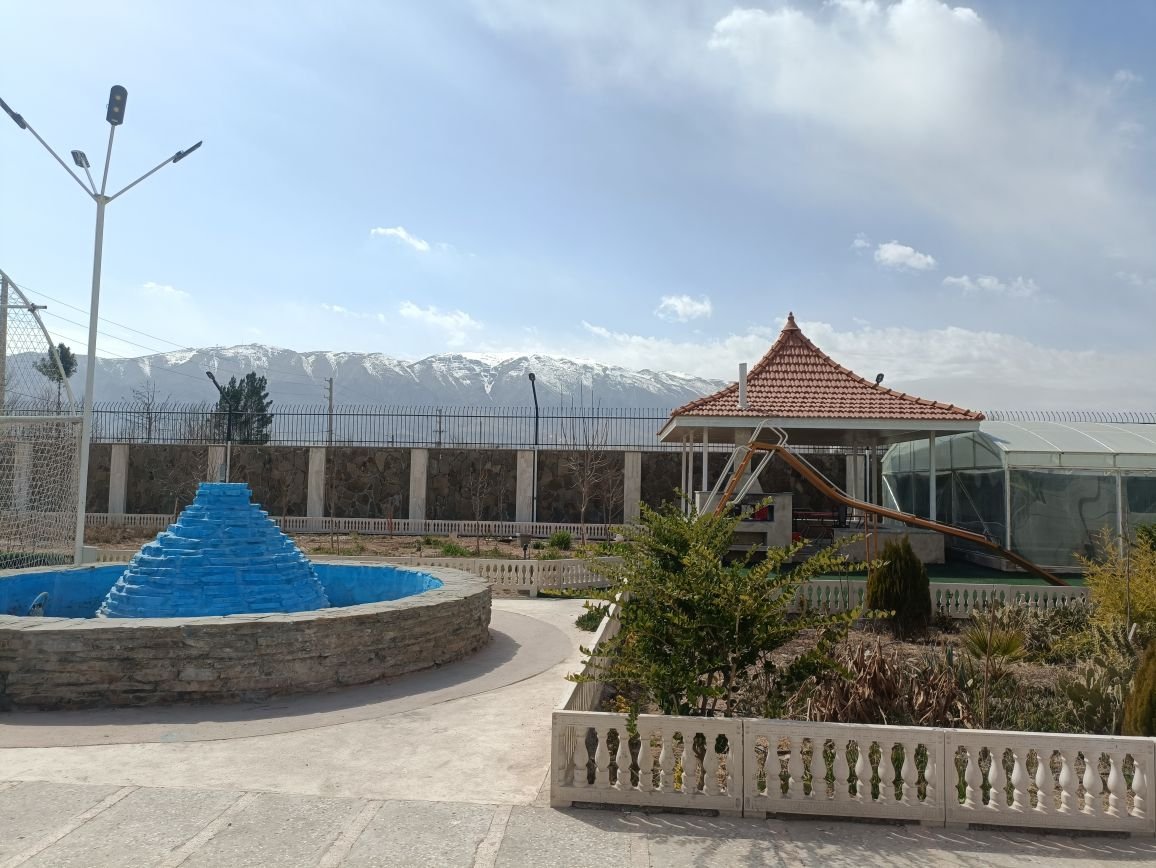 اجاره ویلا چهارخوابه استخردار آبگرم دیانا شیراز