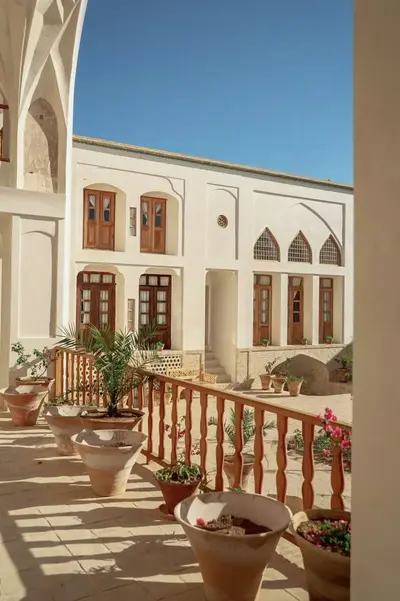 اقامتگاه سنتی سرای فلاحتی - حوضخانه غربی