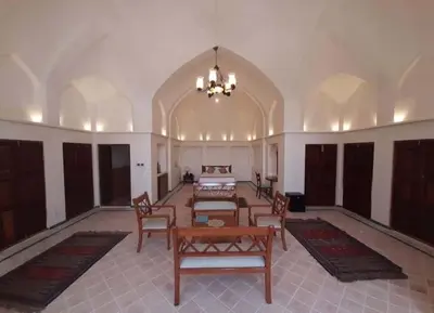 اقامتگاه سنتی سرای فلاحتی - شاه نشین