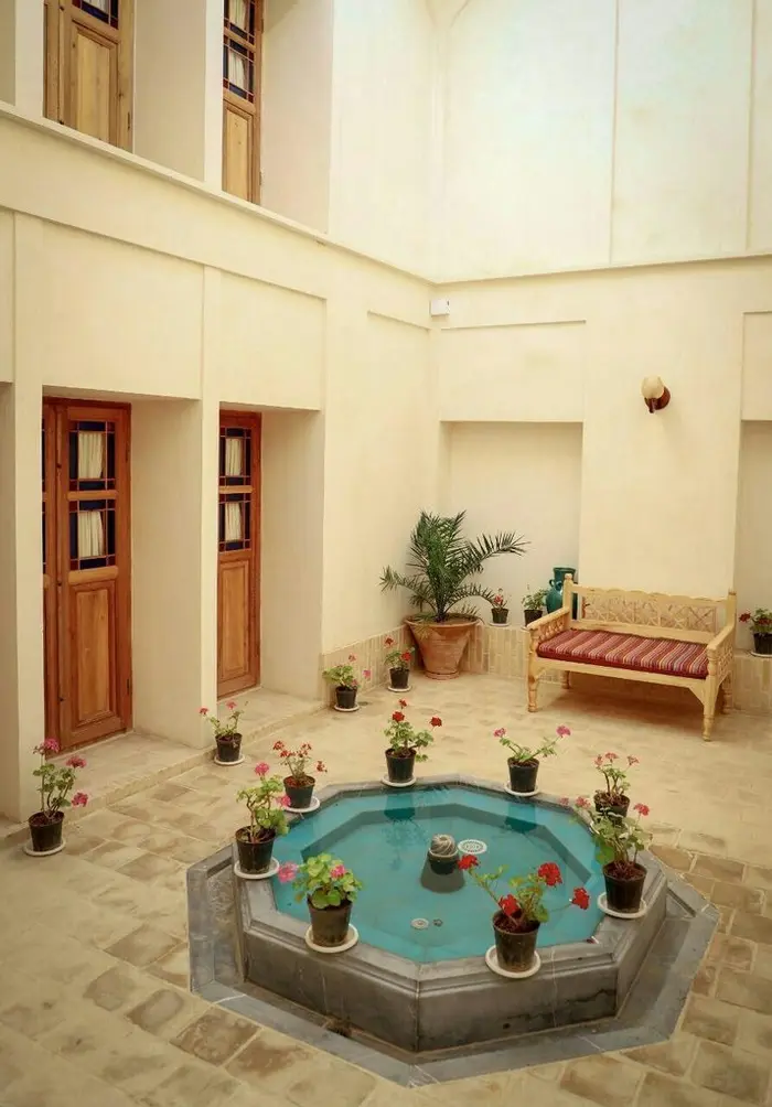 بوم گردی سرای فلاحتی - حوضخانه غربی