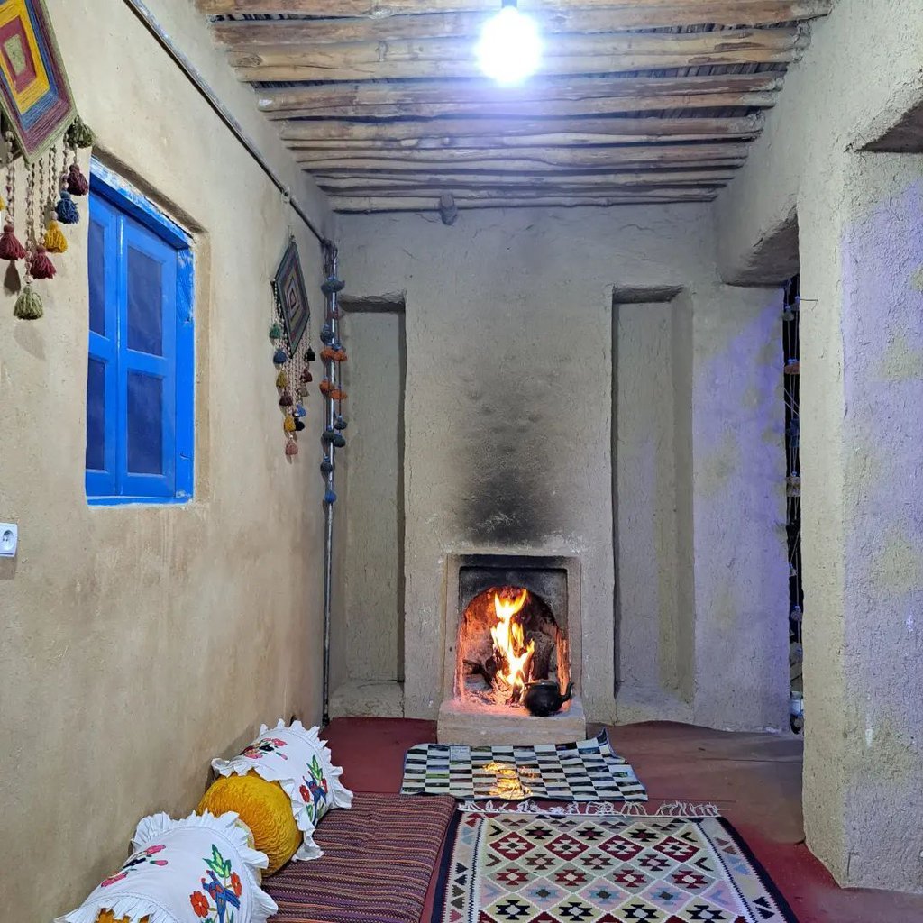 اقامتگاه سنتی آوا - واحد آبی