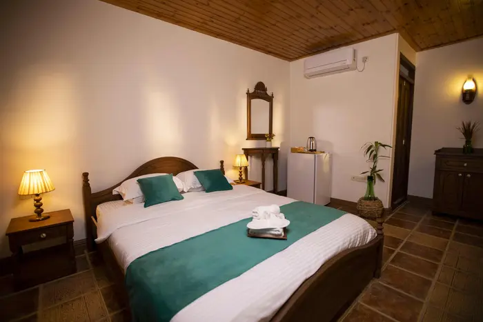 حاج رئیس - اتاق سه دری حمید