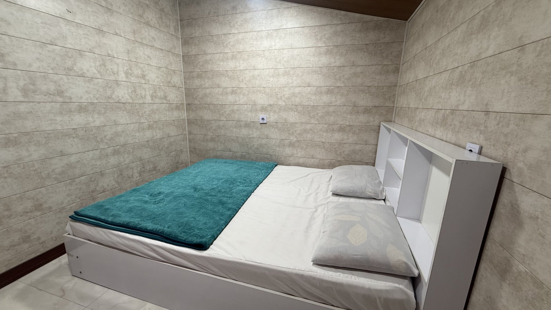 بومگردی ساحلی وَرجی - واحد مروارید