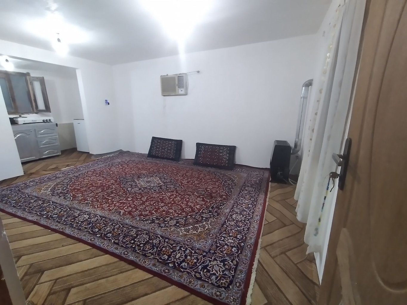 کلبه فلت جنگلی بهار