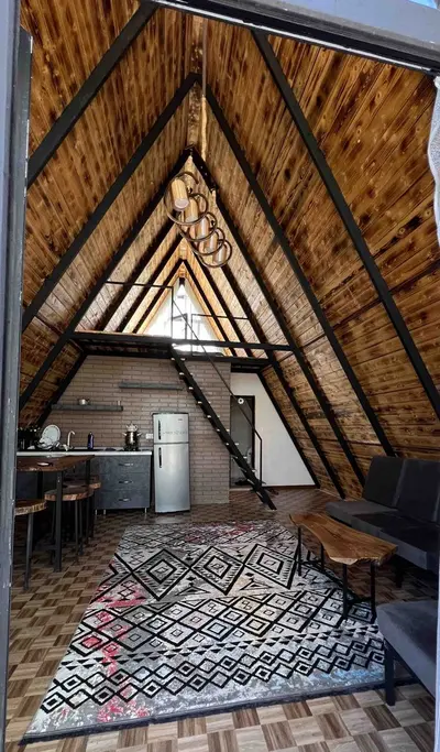 کلبه دوخوابه سوئیسی فرجام