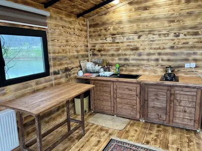 کلبه دوخوابه چوبی فرجام