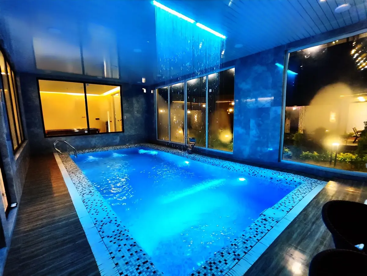 ویلا سه خوابه استخردار آبگرم سردار