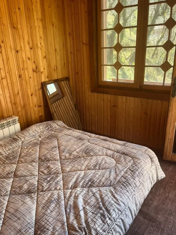 کلبه دوخوابه جنگلی قلعه رودخان 3