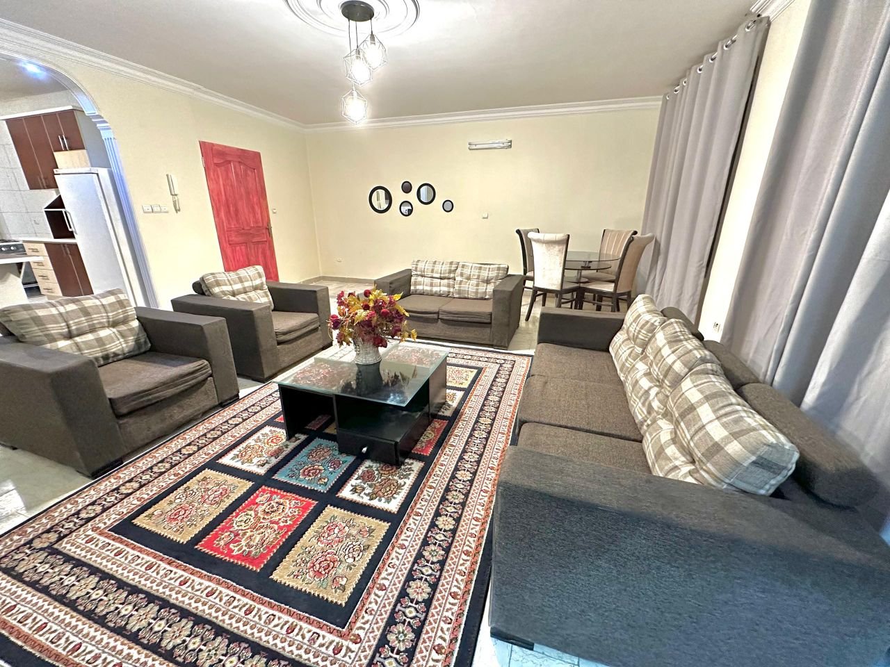 آپارتمان دوخوابه شاهین شمالی - حال پذیرایی 