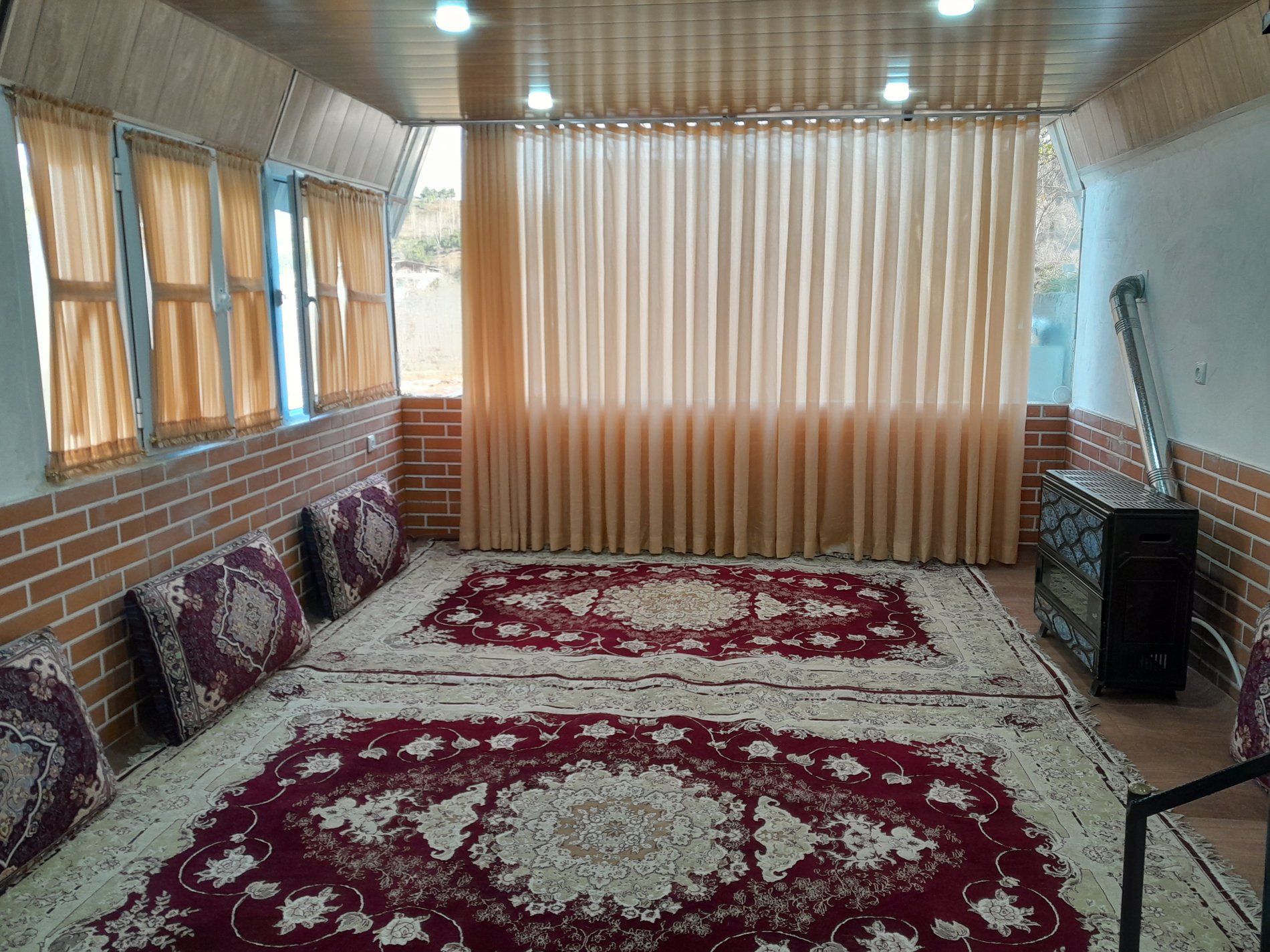 کلبه یک خوابه سوییسی آسایش۲