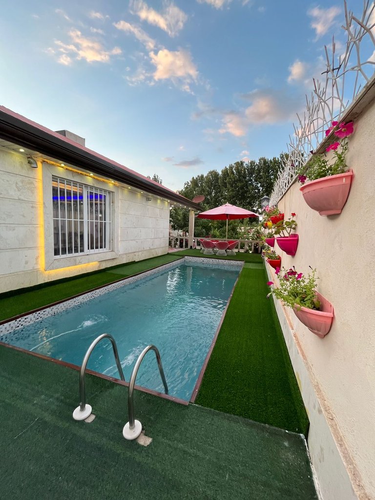 دوخوابه استخردار آبگرم کوی نرگس