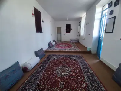 بومگردی اقامتگاه قهرمان بابکان - اتاق صنم