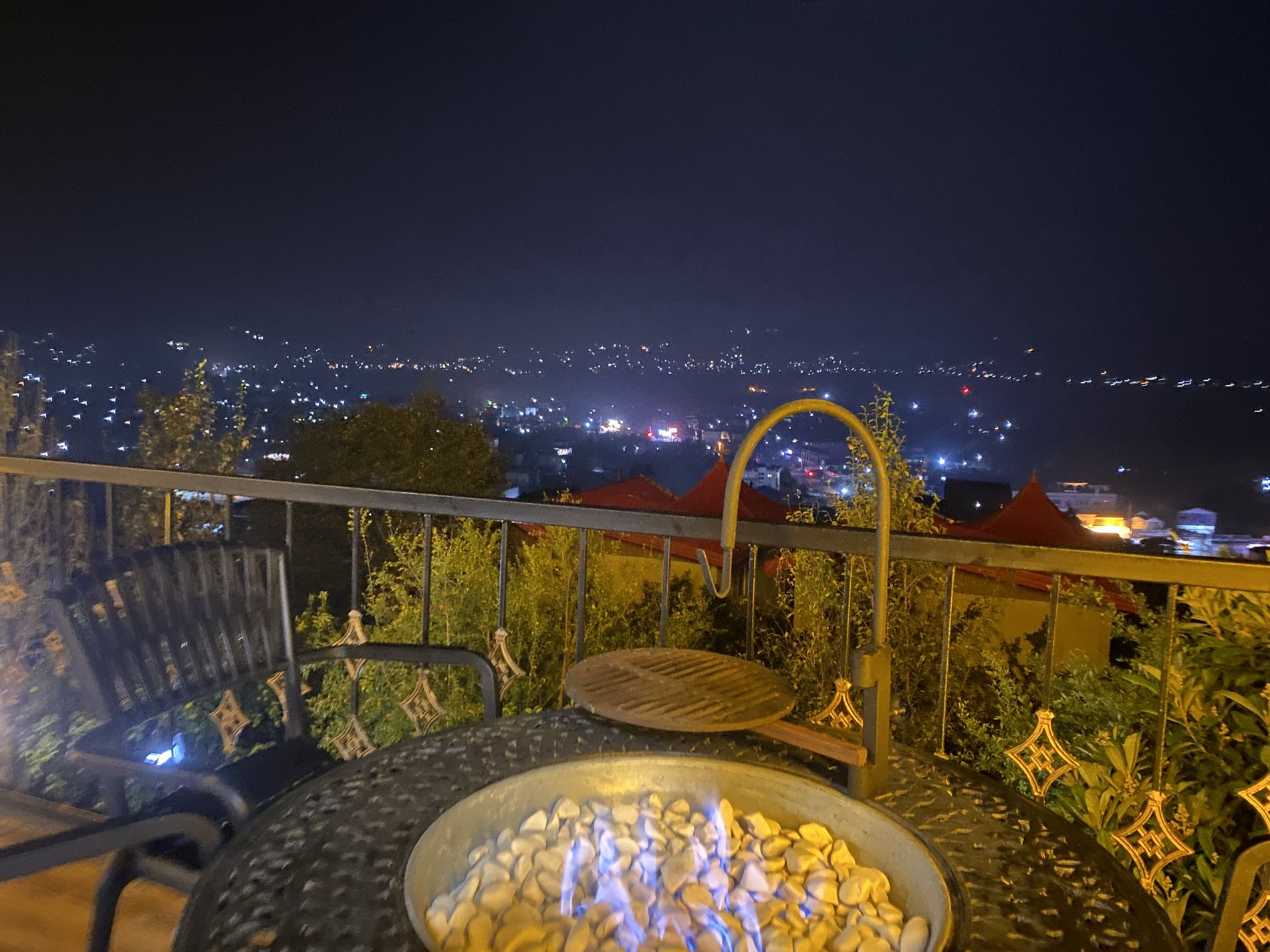 کلبه دوخوابه سوئیسی استخردار آبگرم شهریار