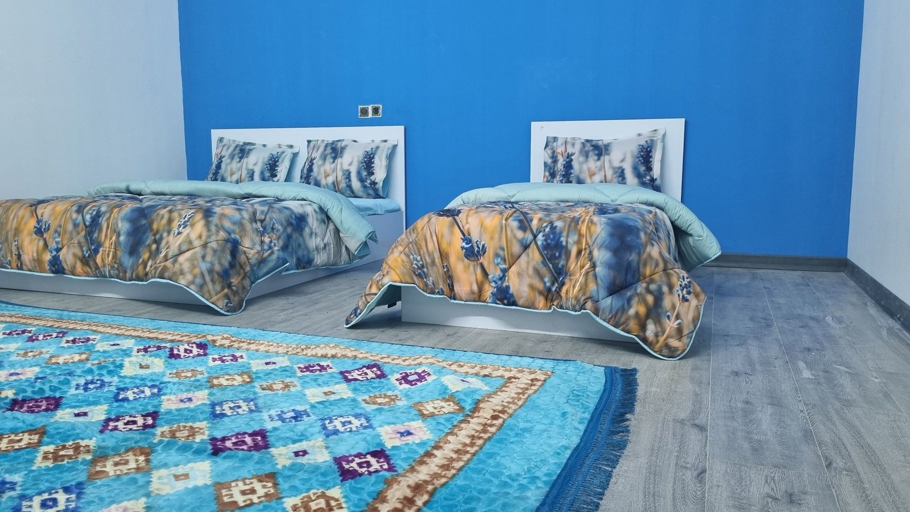 نگین - واحد نیلوفر آبی