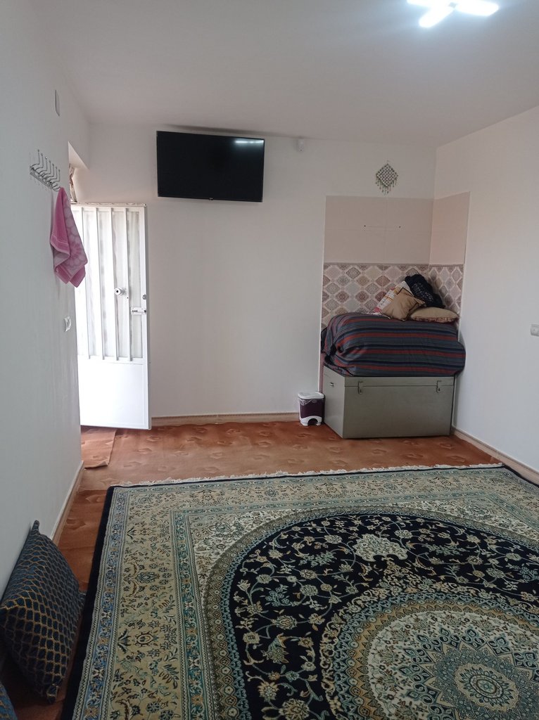 نورا سیازگه - واحد 1